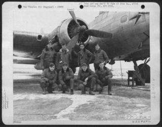 Lt G Bruck And Crew 22-1-45.jpg